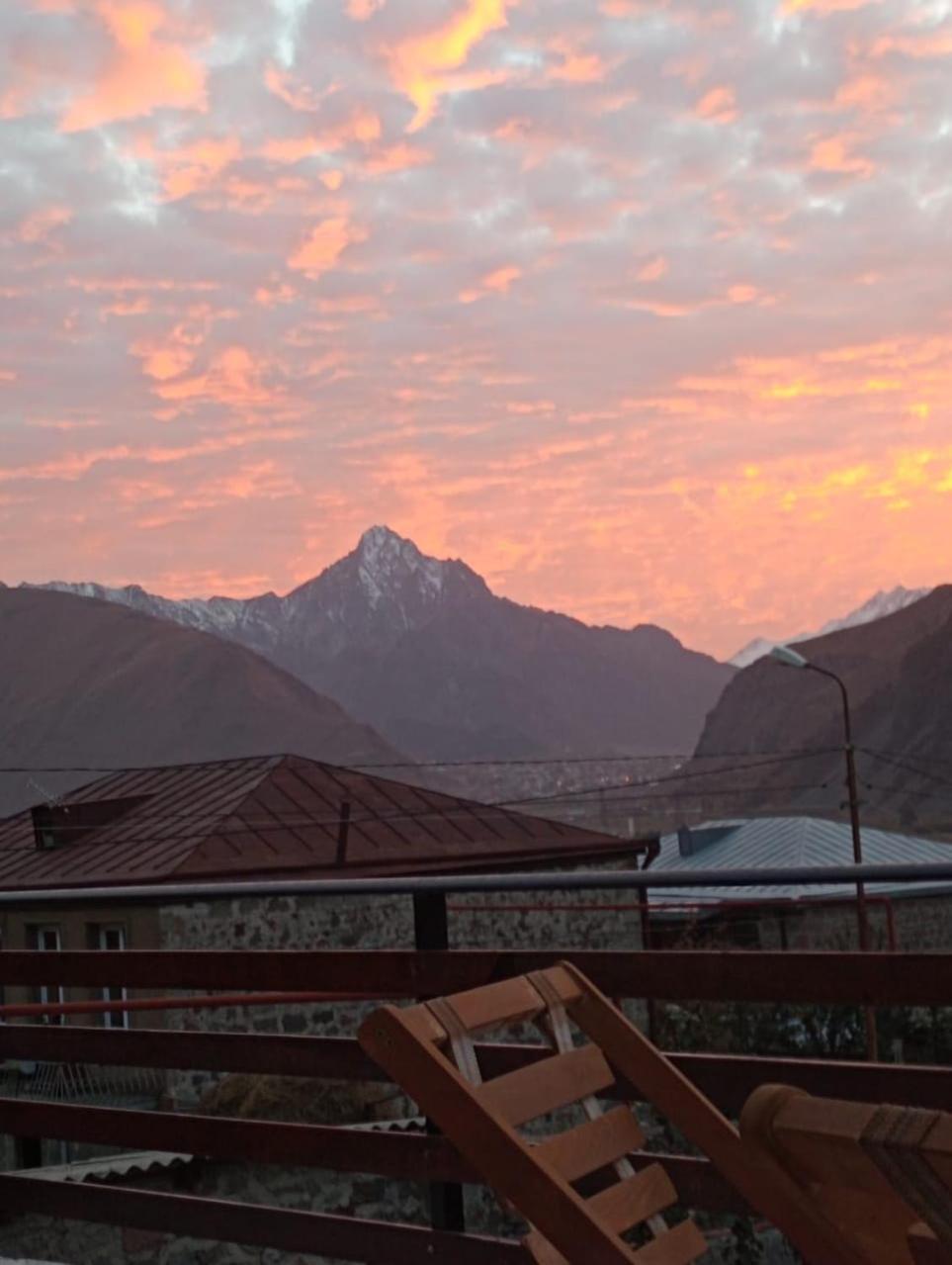 Royal Galaxy Apartment Kazbegi Ngoại thất bức ảnh